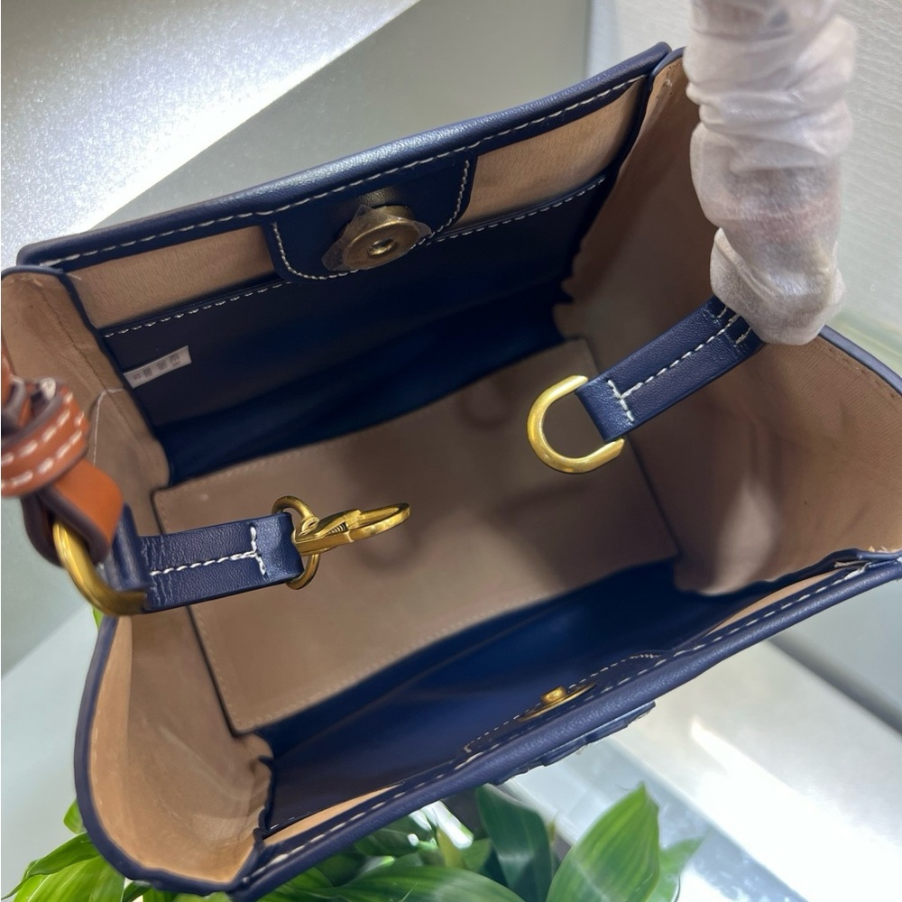 Tory Burch Navy and Beige Crossbody Bag - Picture 6 of 6